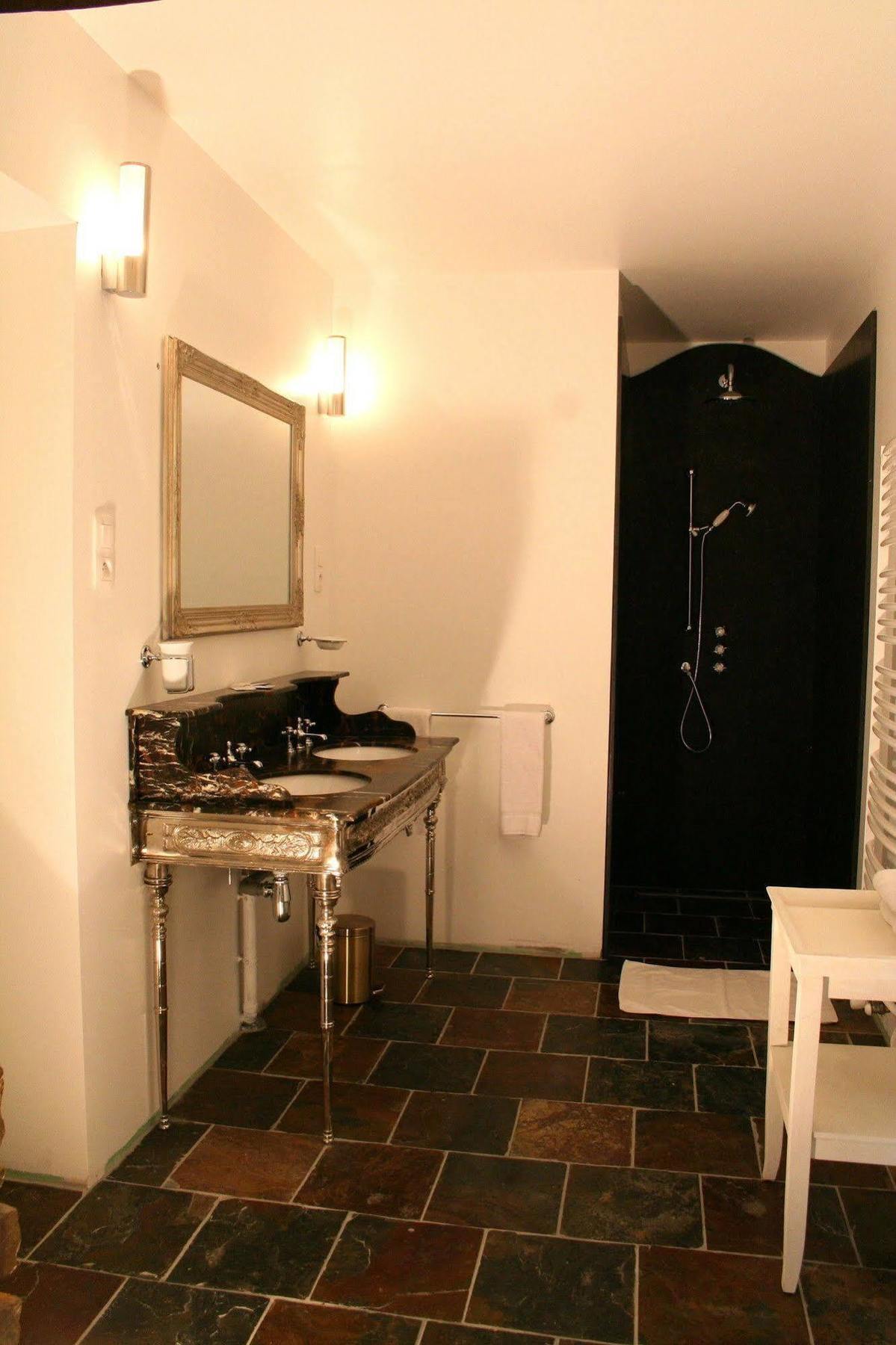 Hotel Le Home Бон Екстериор снимка